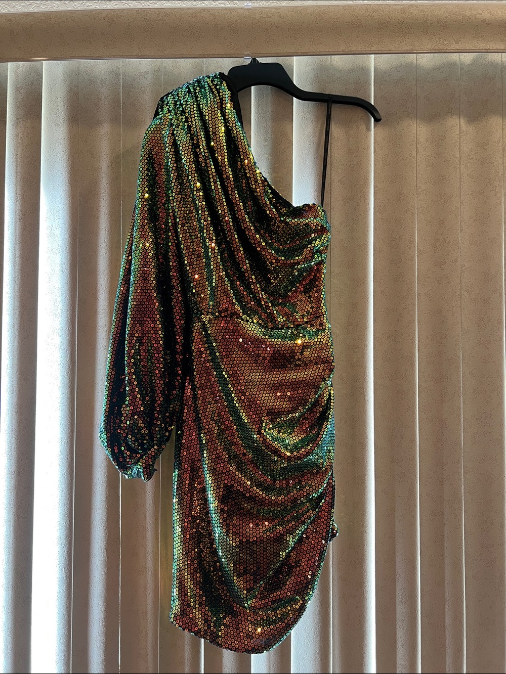 New Bronx & Branco One-Shoulder Sequin Mini Dress in Green & Gold in Size Large